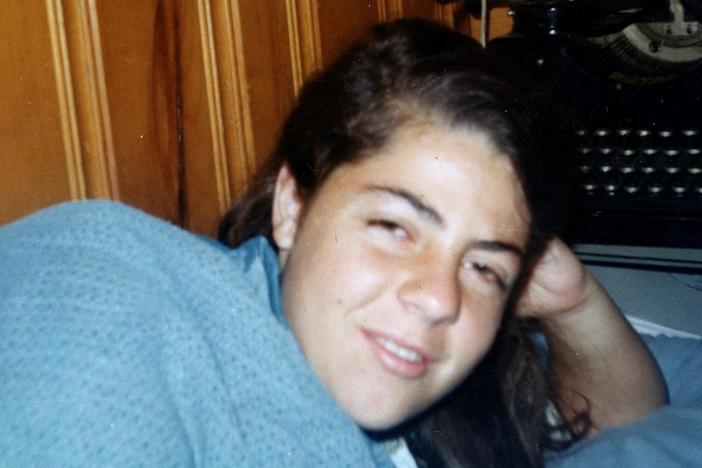 Tom tells Ann about his relationship with his high school friend Marla.