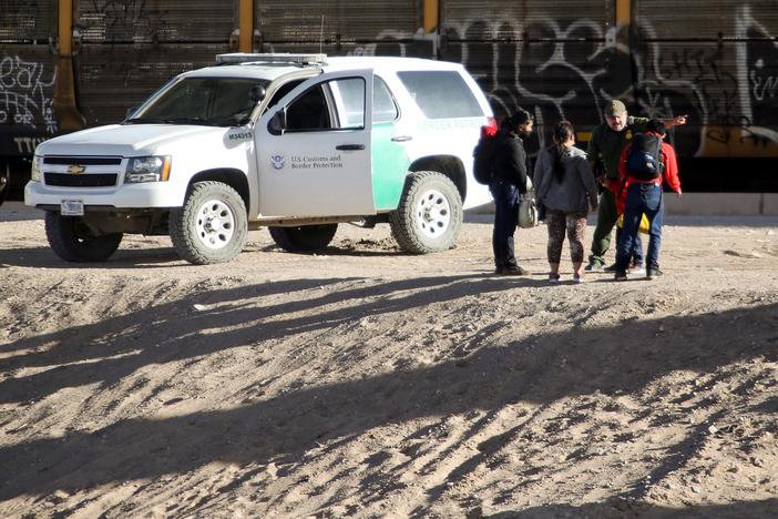 News Wrap: Number of minors at southern border hits all-time high amid claims of abuse