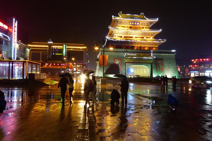 China developed the world's first great restaurant culture, and it's still going strong!