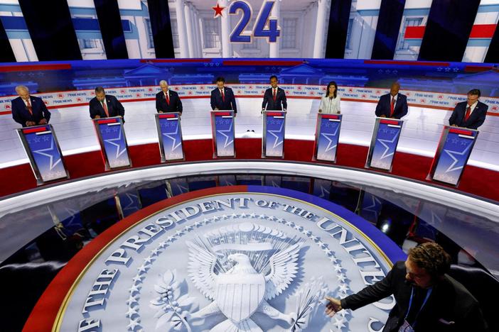 GOP presidential hopefuls try to steal spotlight from Trump during 2nd debate