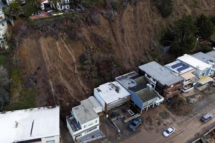 News Wrap: Flood and mudslide threats force more evacuations in California