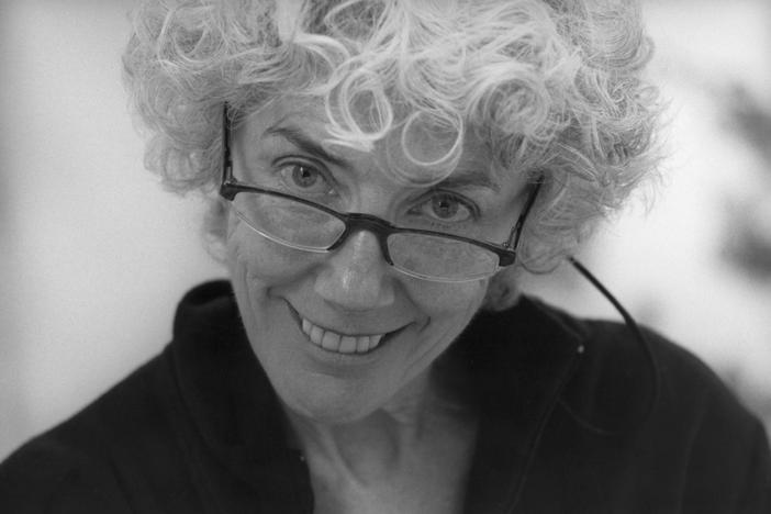 An intimate portrait of maverick painter and printmaker Elizabeth Murray.