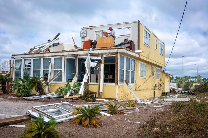 After Hurricane Sally, Gulf Coast residents face flooding, power outages