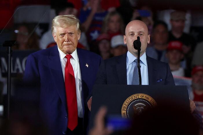 Top Trump adviser suggests White House could suspend habeas corpus to deport migrants