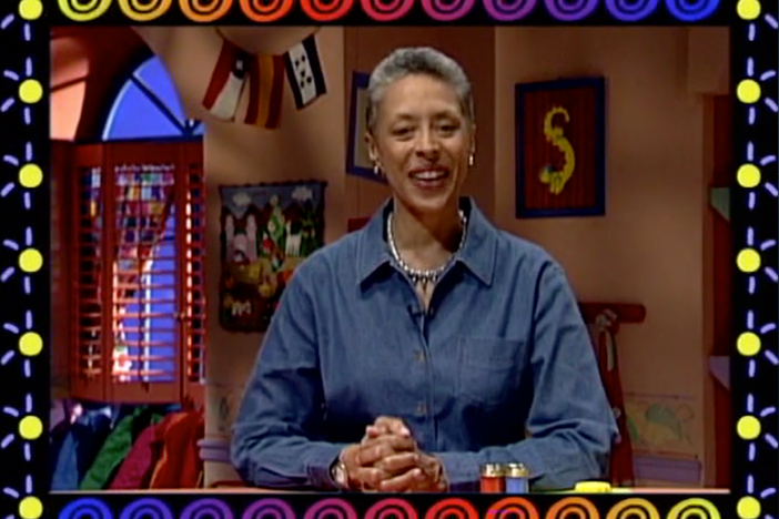 Host Lyn May and the Salsa cast introduce the story for today's lesson.