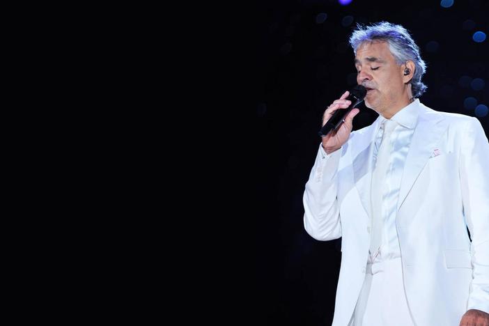 Join the Italian tenor and guests Tony Bennett, Céline Dion, Chris Botti and more.