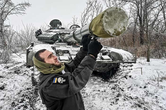 Former NATO chief on what's at stake as U.S. debates military aid for Ukraine