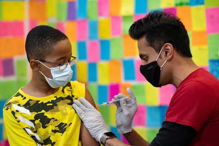 News Wrap: FDA advisory panel recommends Moderna's vaccine for children ages 6 to 17