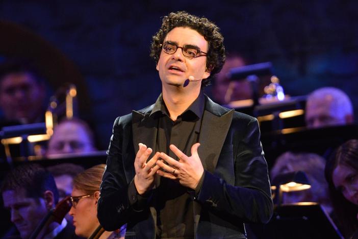 The Mormon Tabernacle Choir and guest artist Rolando Villazón perform "Deck the Hall."