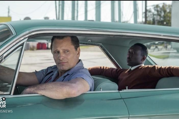 In 'Green Book,' a black pianist and his white driver forge a bond amidst Jim Crow