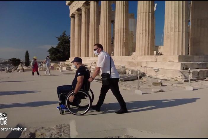 Greeks split over pathway, elevator construction for disabled Parthenon visitors