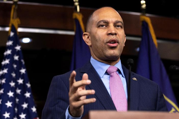 Democratic leader Rep. Hakeem Jeffries discusses latest debt ceiling negotiations