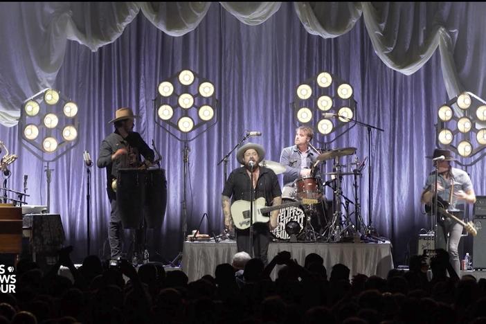 How musician Nathaniel Rateliff stopped 'treading water' and found his sound