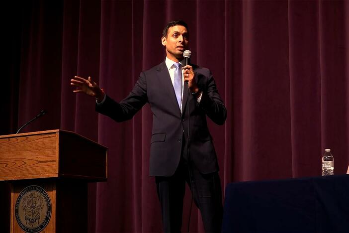 'We need fighters': Voters at town hall share frustrations, demand action from Democrats