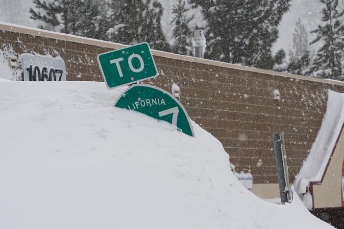 News Wrap: Winter storm dumps mountains of snow in Sierra Nevada