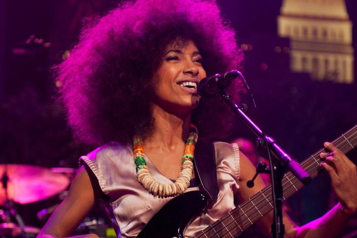 Esperanza Spalding performs "Cinnamon Tree" on Austin City Limits.