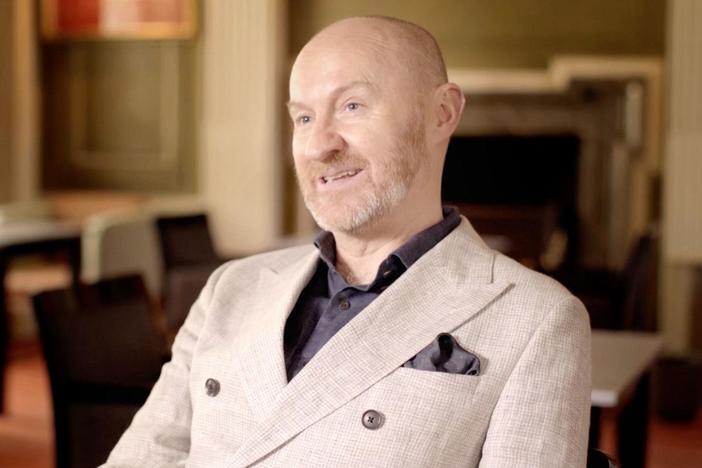 Mark Gatiss explains what makes a proper murder mystery story such as Moonflower Murders.