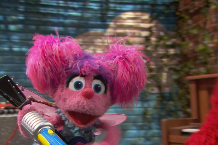 Elmo and Abby perform Twinkle Twinkle Little Star together.