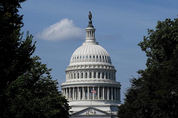 News Wrap: House votes on reform to electoral vote count, malaria outbreaks in Pakistan