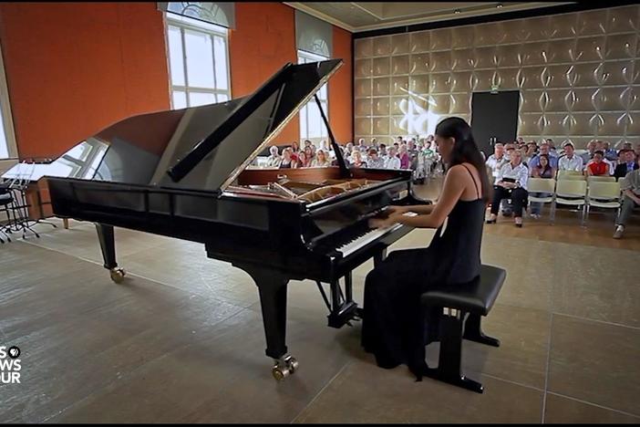 In bringing the Song of Rapa Nui to the world, pianist brings music education home