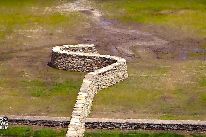 Why sculptor Andy Goldsworthy is tearing down walls -- and then rebuilding them