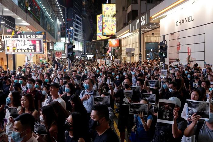 Pro-democracy demonstrators and Beijing fight for the future of Hong Kong