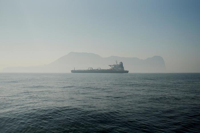 News Wrap: Defying U.S., Gibraltar releases seized Iranian tanker
