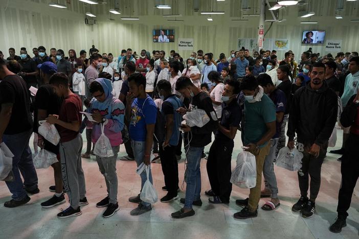 House Republicans visit southern border as immigration negotiations continue in Washington