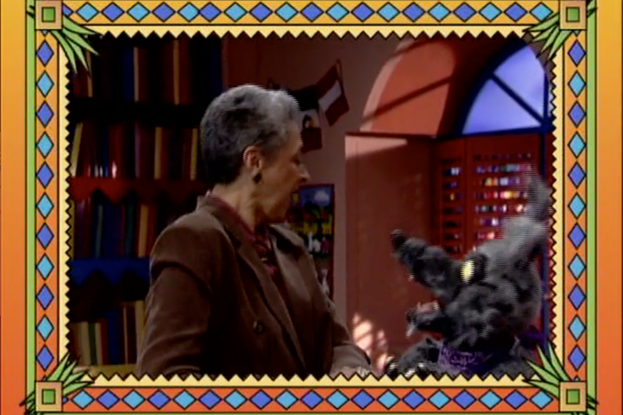 Host Lyn May and the Salsa cast introduce the story for today's lesson.