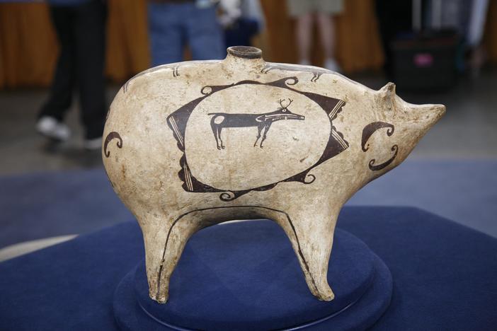 Appraisal: Native American Pueblo Canteen, ca. 1875 in Special: Somethings Wild.