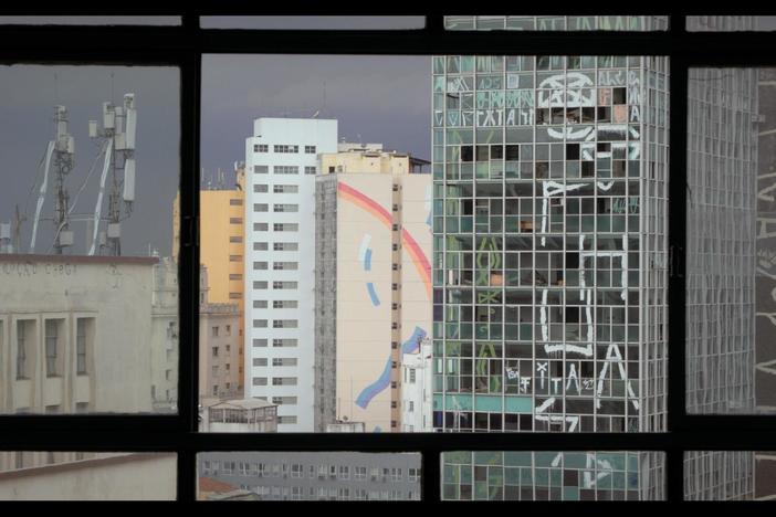 A filmmaker learns her architect father’s iconic design in São Paulo is occupied by unhoused people.