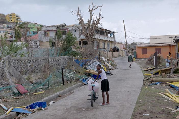 News Wrap: Hurricane Beryl a Category 2 storm as it churns towards Mexico