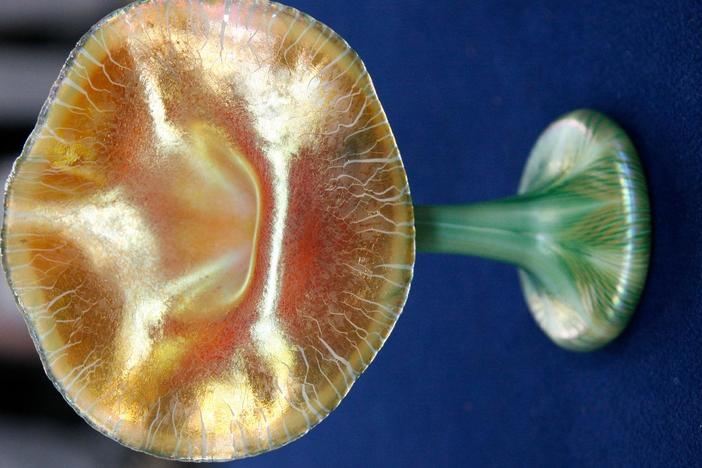 Appraisal: Quezal “Jack in the Pulpit” Vase, in San Jose, Hour 2.