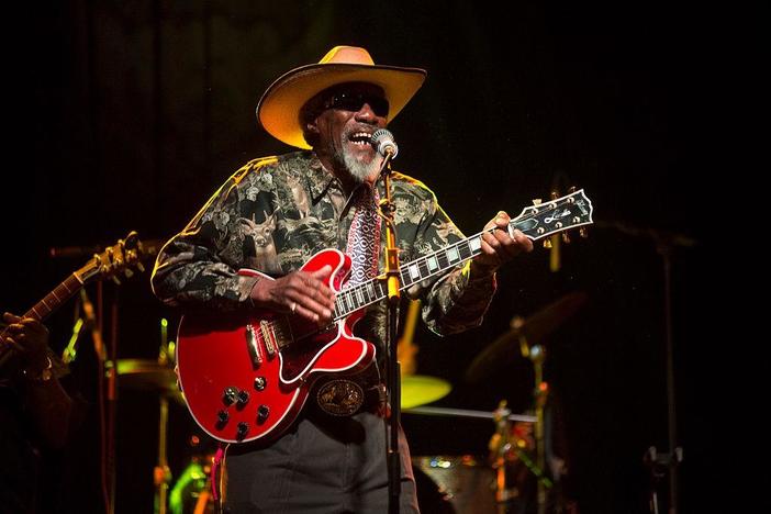 This great-grandfather lost his sight but became a rock star
