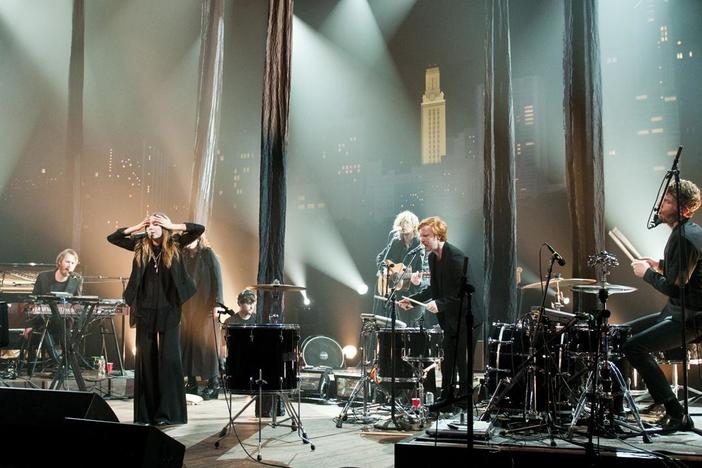Lykke Li performs "Sadness is a Blessing" on ACL.