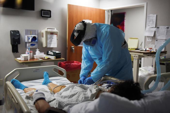 In El Paso, hospitals are rushing to accommodate COVID-19 surge