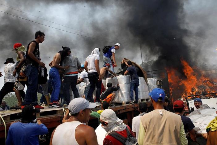 Violence at the Venezuelan border, humanitarian aid blocked
