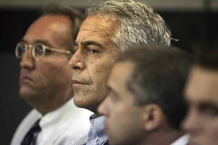 The 'completely unprecedented' plea deal Jeffrey Epstein made with Alex Acosta