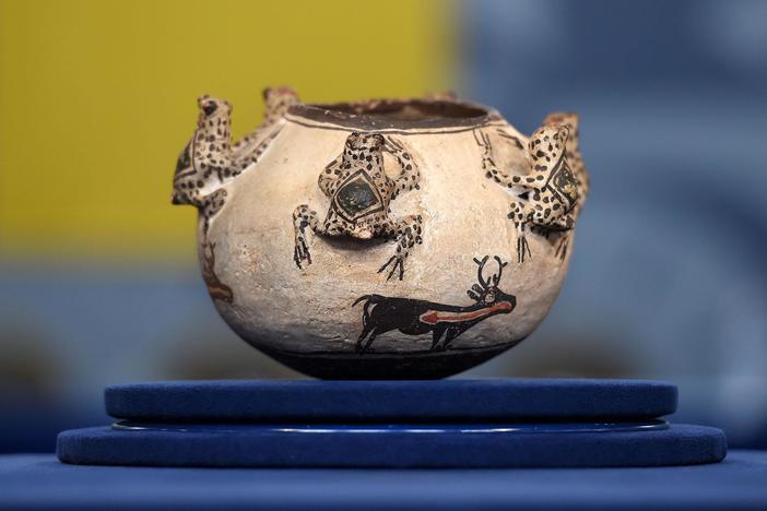 Appraisal: Zuni Frog Effigy Bowl, ca. 1880, from Palm Springs Hour 2.