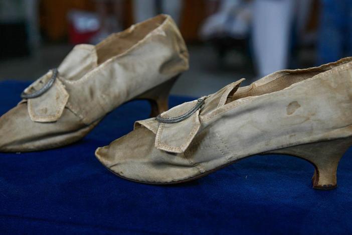 Appraisal: Woman's Silk Shoes, ca. 1785