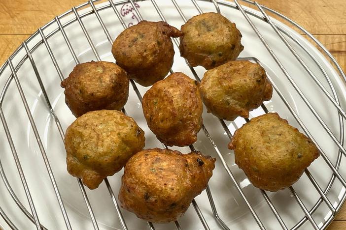 Pépin's clam fritters bring back fond memories of going clamming in the sea.