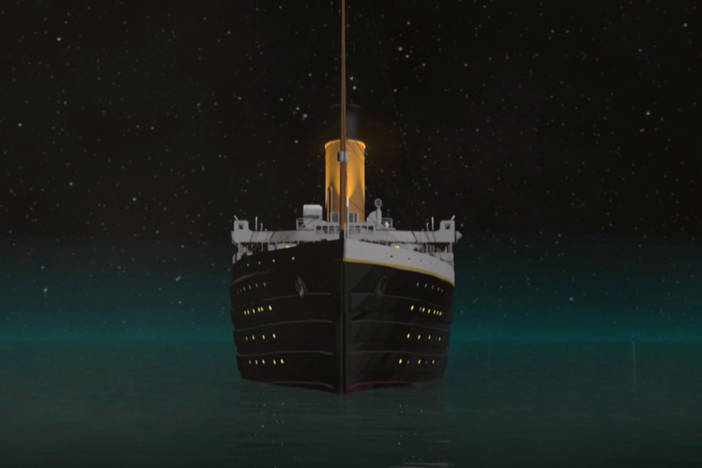 Experts weigh in on the moments immediately after the iceberg was sighted.