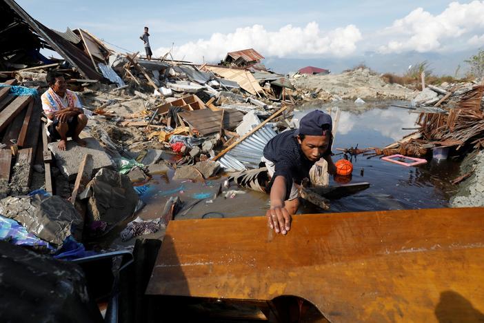 Wednesday, rescue workers in Indonesia spent a final day looking for tsunami victims.