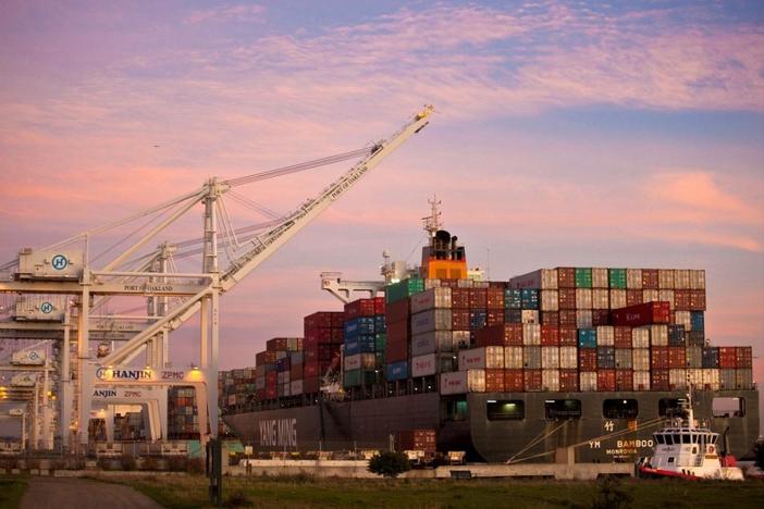 Trump touts tariffs as trade leverage. But what do U.S. farmers and retailers think?