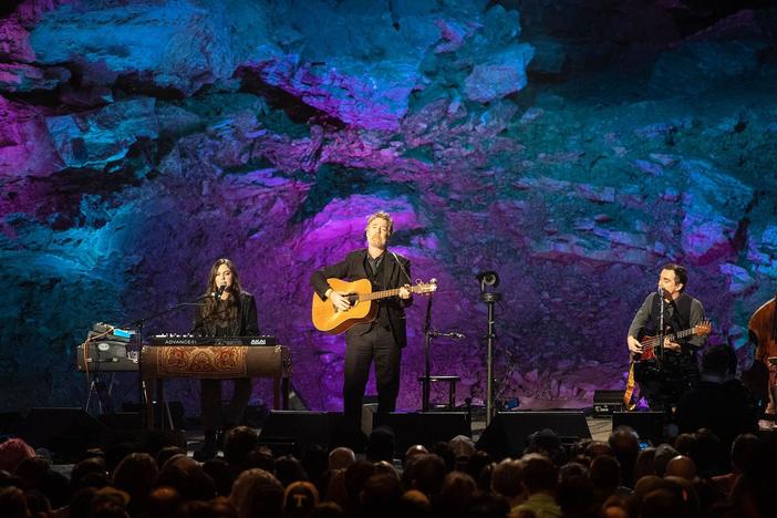Glen Hansard performs "I'll Be You, Be Me."