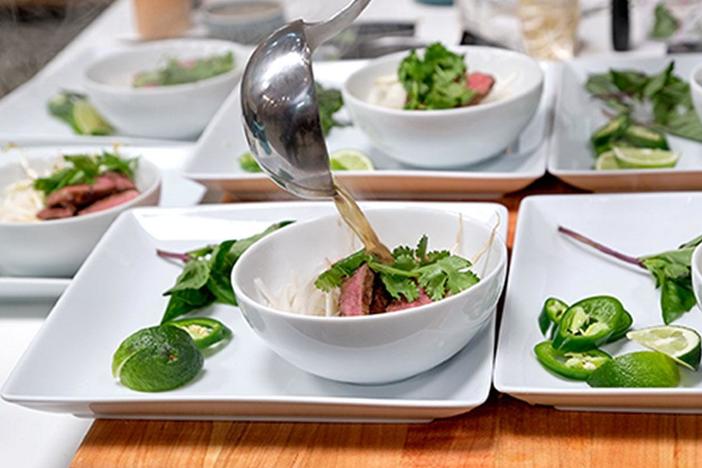 The home cooks face challenges for their best in-a-pinch recipe and favorite noodle dish.