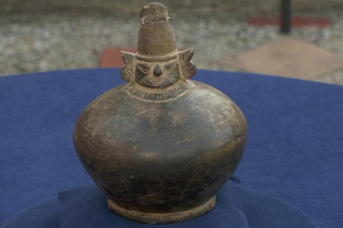 Appraisal: Chimú Strap-handle Vessel, A.D. 1000-1400