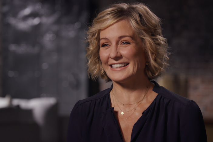 Amy Carlson reacts to learning about the adorable way her great-great-grandparents met.