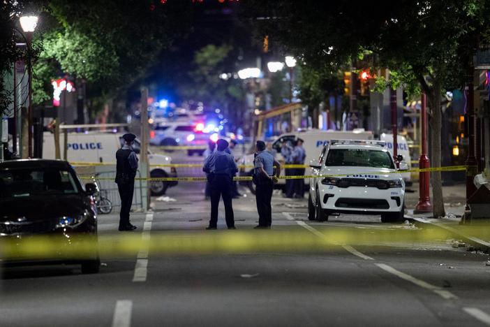 What research says about identifying people who might commit mass shootings
