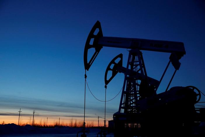 Western nations cap price of Russian oil over war in Ukraine
